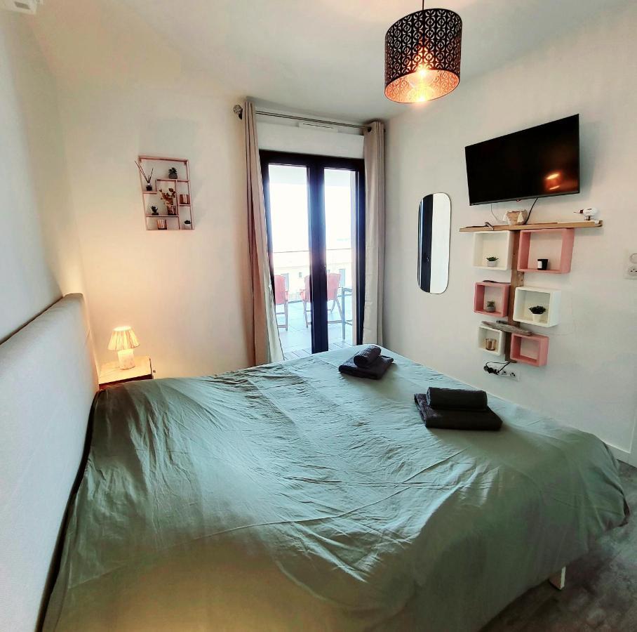 Appartement De Standing Bord De Mer Pietrosella Exterior foto